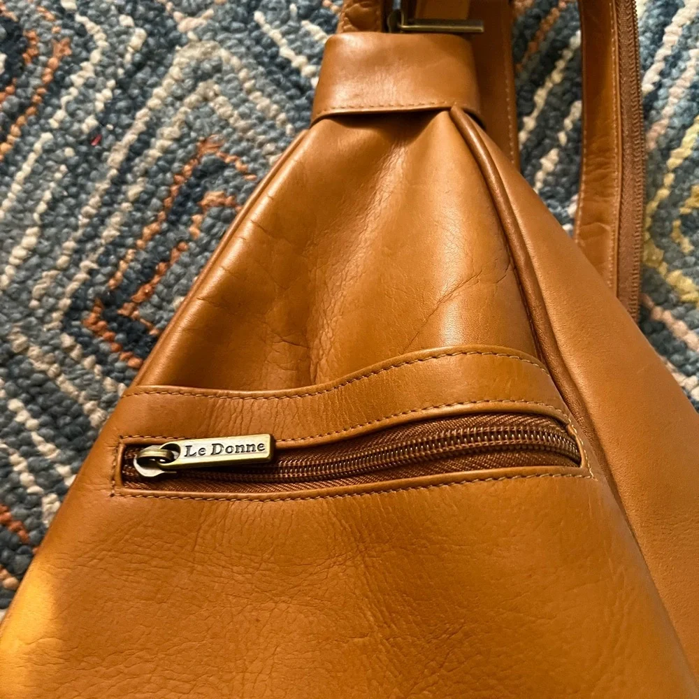 Le Donne Stylish Tan Leather Backpack